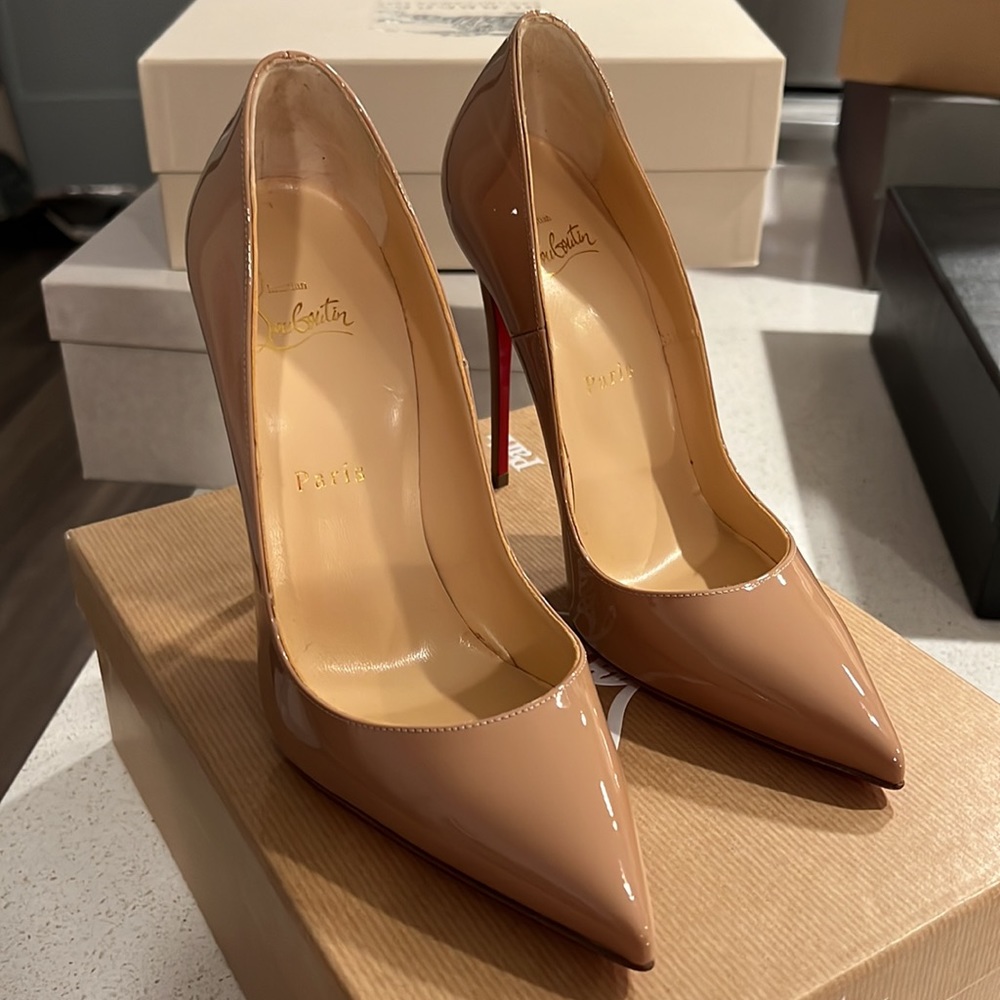Louboutin - So Kate 120 Patent - Nude - size 38 - Brand new in box never worn